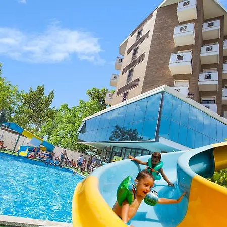 Hotel Fabilia Family